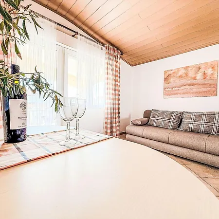 Nachtigall Vir-2 By Interhome